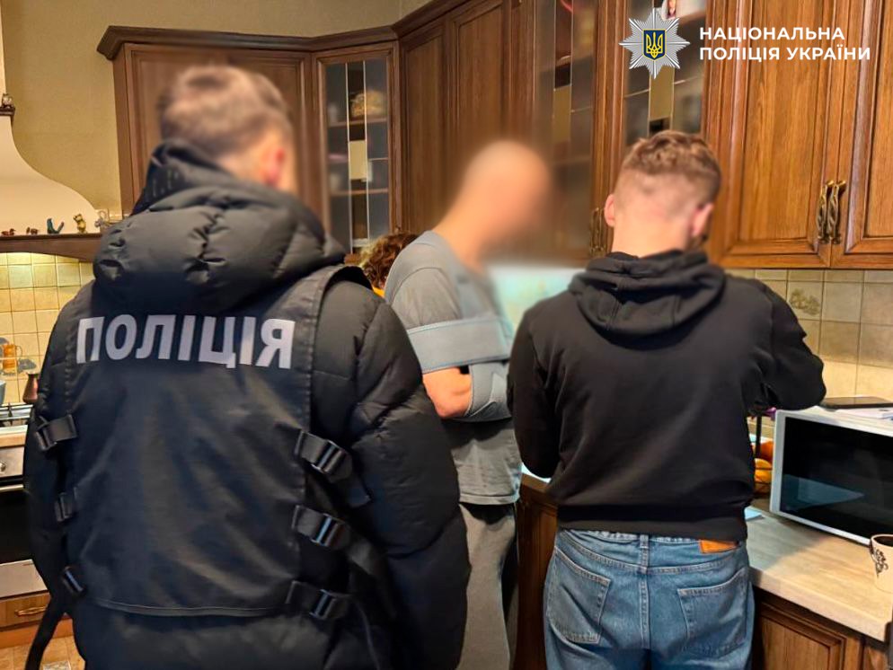 Поліція Києва повідомила про підозру посадовцям за розтрату понад мільйона в парку Позняки