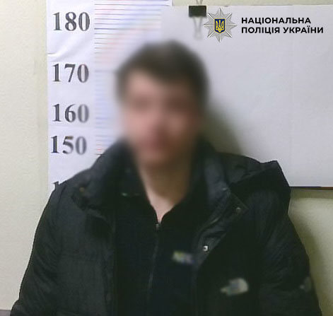 У Києві 30-річний чоловік нанес ножові рани 17-річному хлопцю канцелярським ножем