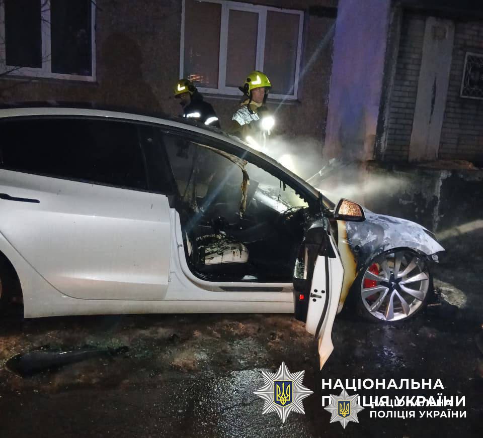 Киян затримали за підпалювання Tesla на замовлення російських спецслужб
