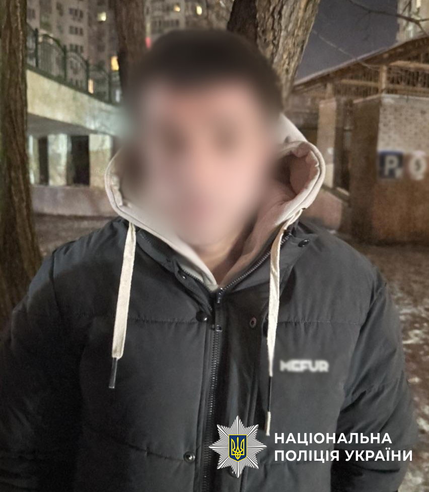 Працівники автомийки Києва вкрали майже мільйон гривень: затримання поліцією