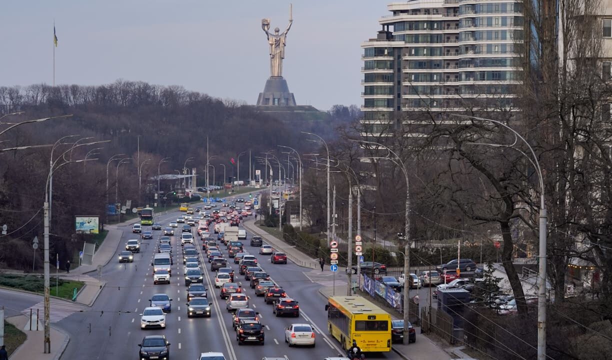 Київ 23 квітня: пилова буря, шантаж за звільнення з ТЦК