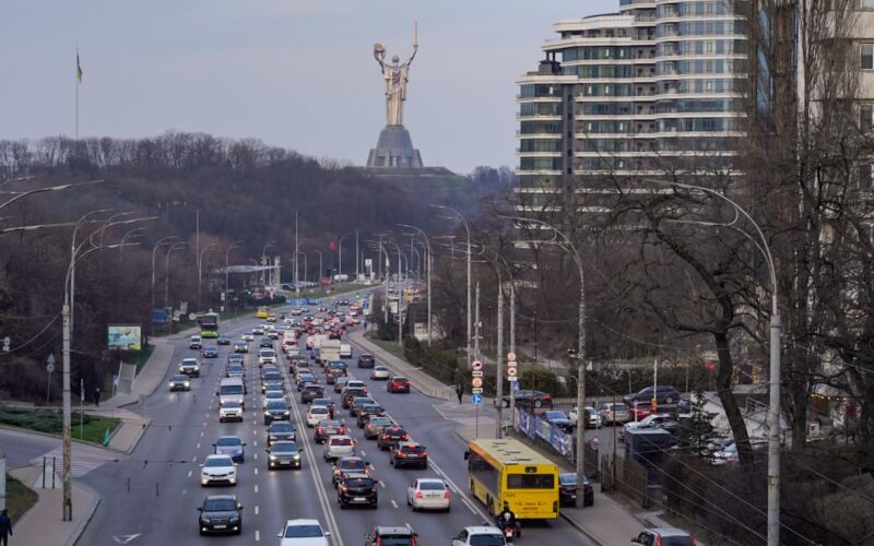 Київ 23 квітня: пилова буря, шантаж за звільнення з ТЦК
