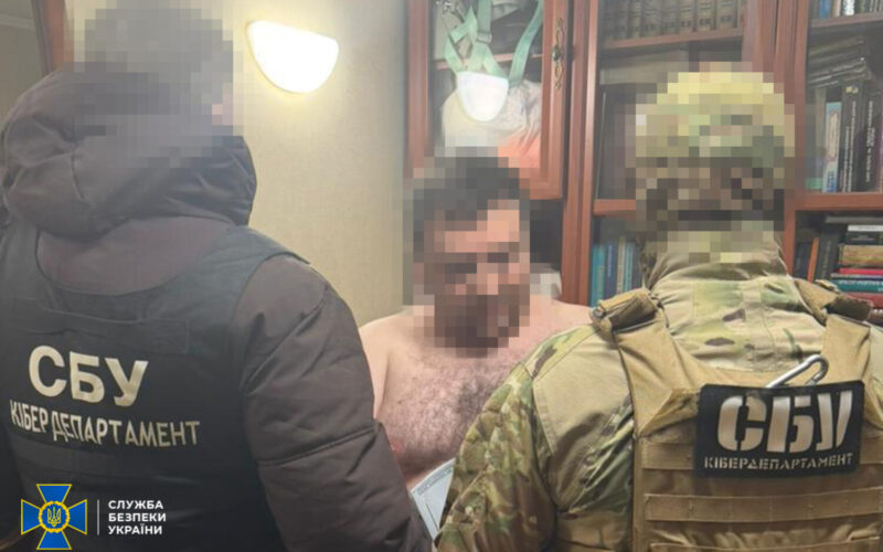 У Києві затримали проєктантів, які допомагали росіянам ремонтувати пошкоджені НПЗ