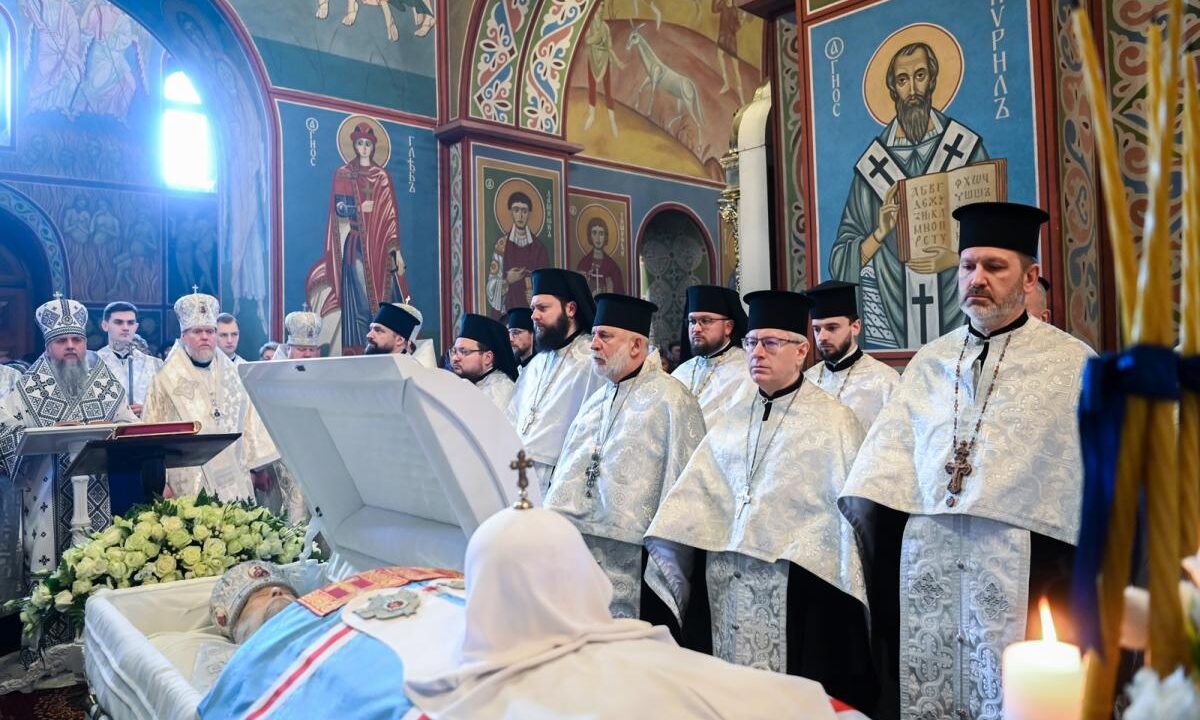 Київ 22 березня: прощання з Філаретом, пожежа під столицею, смерть дівчини