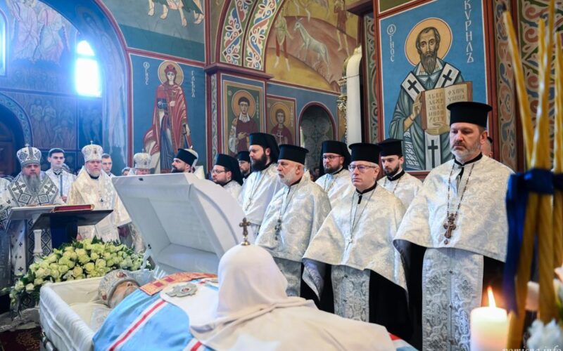 Київ 22 березня: прощання з Філаретом, пожежа під столицею, смерть дівчини
