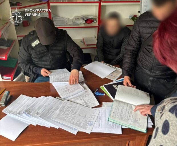 У Києві викрили масштабну схему незаконного оформлення авто