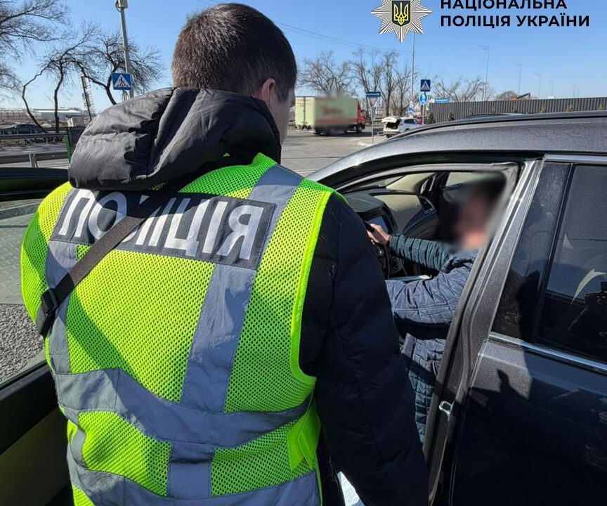 17,5 тисяч доларів за посаду з бронюванням: у Києві затримали ексдиректора КП (фото)