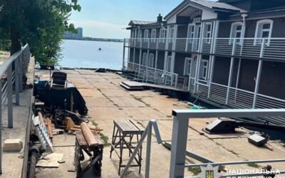 Два підприємці на суді за крадіжку причалу Укрзалізниці в Києві - 1,25 млн гривень збитків