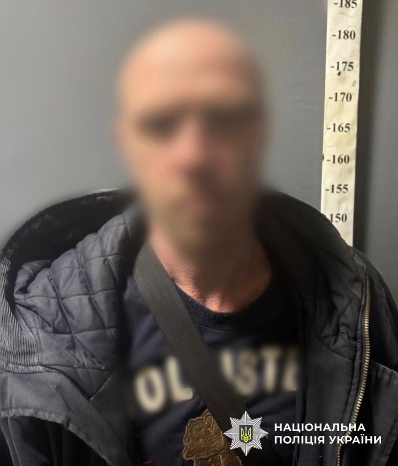 У Києві затримали чоловіка за побиття 75-річної сусідки – поліція
