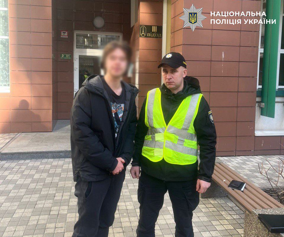 Поліція Києва притягнула блогерів до відповідальності за носіння поліцейської форми