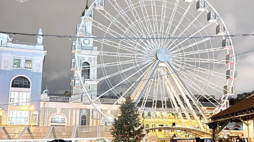 Суд скасував арешт оглядового колеса на Подолі в Києві