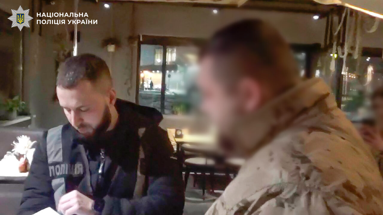 10 000 доларів за зняття з розшуку в системі «Оберіг»: на Київщині викрили військовослужбовця, причетного до схеми (фото)