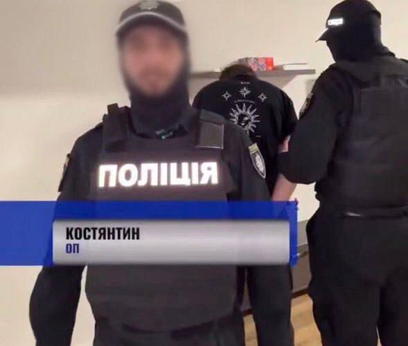 У Києві притягнули до відповідальності двох блогерів, які знімали жартівливе відео в поліцейській формі (фото)
