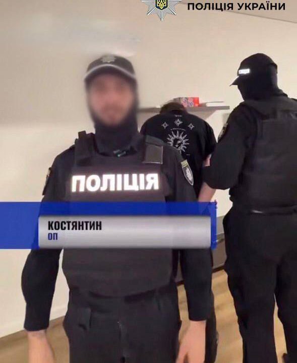 У Києві притягнули до відповідальності двох блогерів, які знімали жартівливе відео в поліцейській формі (фото)
