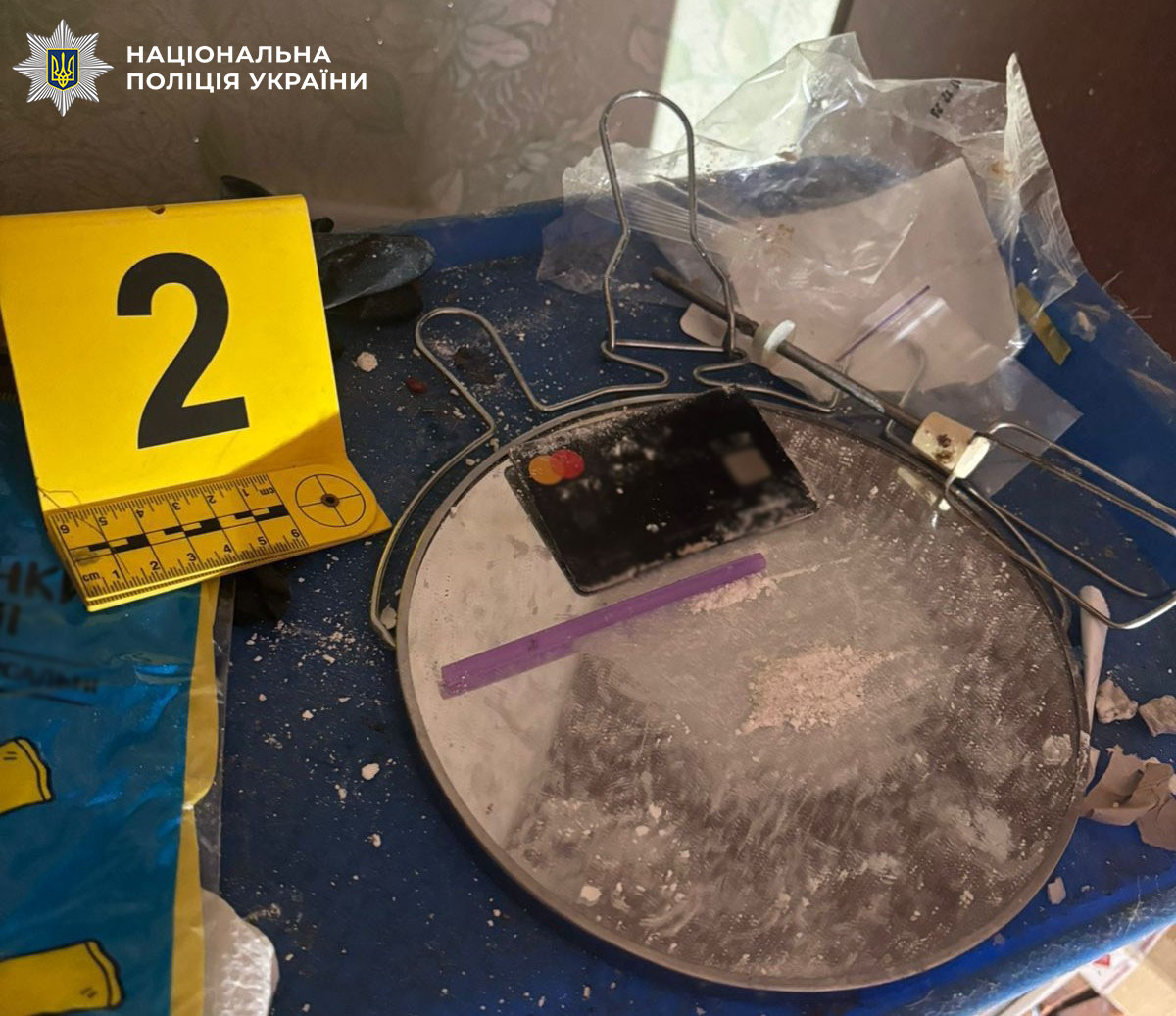 Поліція викрила нарколабораторію в Києві з доходом 500 тисяч гривень