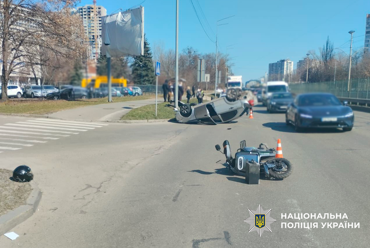 П'яний водій наїхав на електроскутер у Святошині — травмовано 18-річного