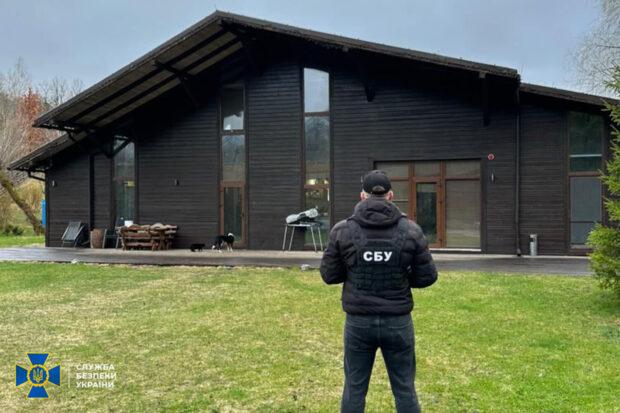 Екснардеп Деркач привласнив 41,5 га заповідних земель у "Конча-Заспі"