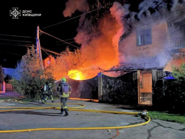 На Київщині через російську атаку постраждав чоловік, пошкоджені будинки