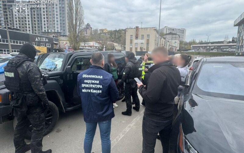 Псевдодогляд за хворими для виїзду за кордон: у Києві викрили схему на $7 тисяч