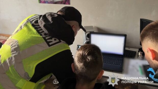 У Києві вручили підозру 26-річному чоловікові, який продав два файли з дитячим порно