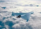 Київ атакували російські дрони: уламки на цвинтарі й недобудові, є постраждалий