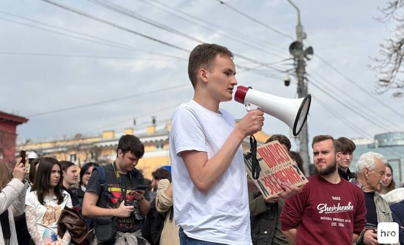 Студенти мітингують проти ректора КНУ Бугрова через секс-відео