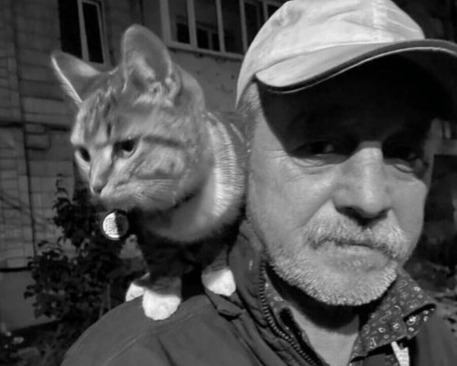 У лікарні помер двірник, який рятував дитину під час теракту в Києві