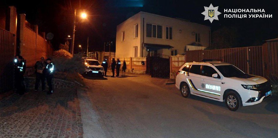 У Святошинському районі Києва затримали чоловіка за стрілянину: 39-річна жінка поранена