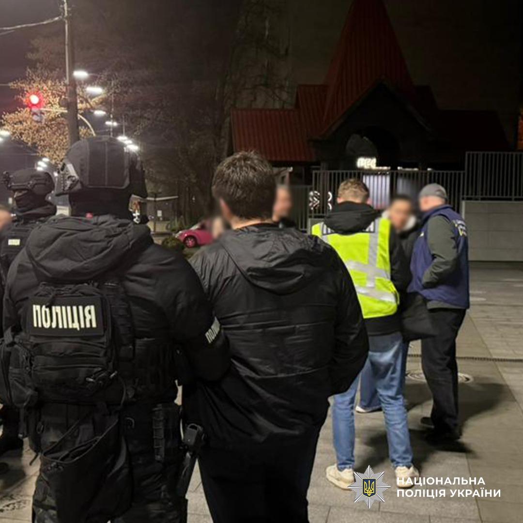 Затримали шахраї, які вимагали гроші за звільнення від мобілізації у Києві