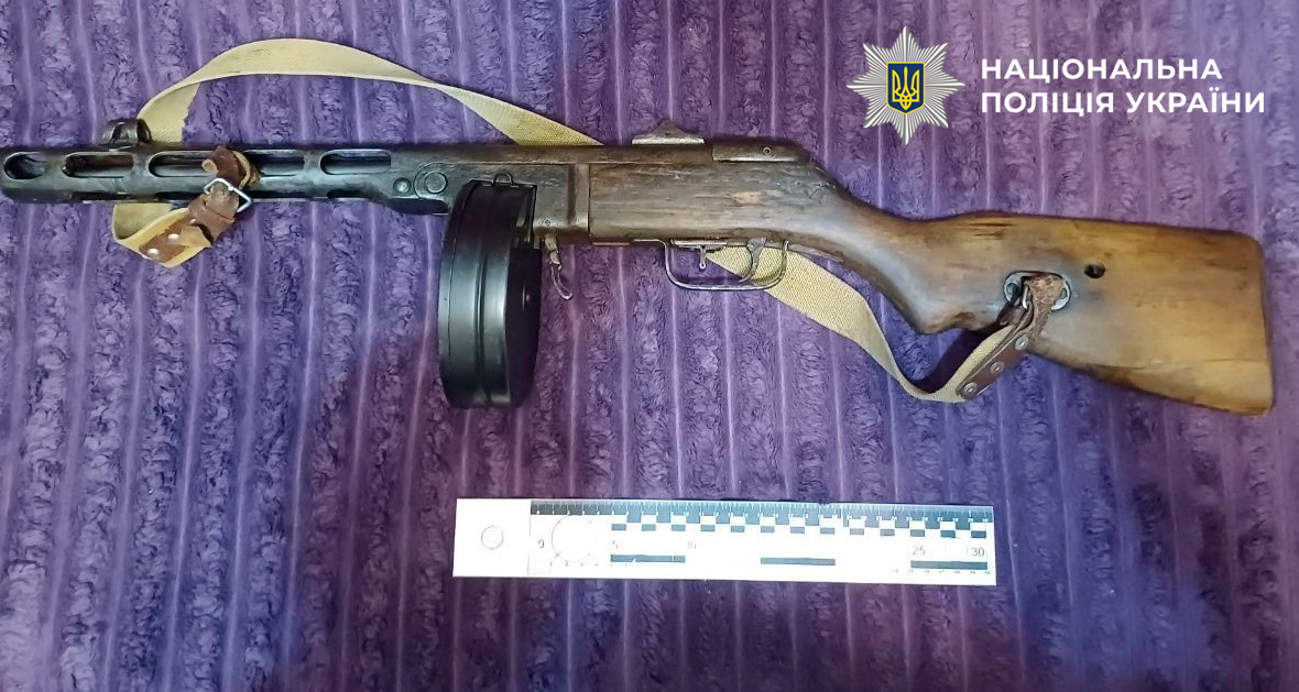 Киянин продавав зброю через пошту: затримання за незаконний обіг гвинтівок