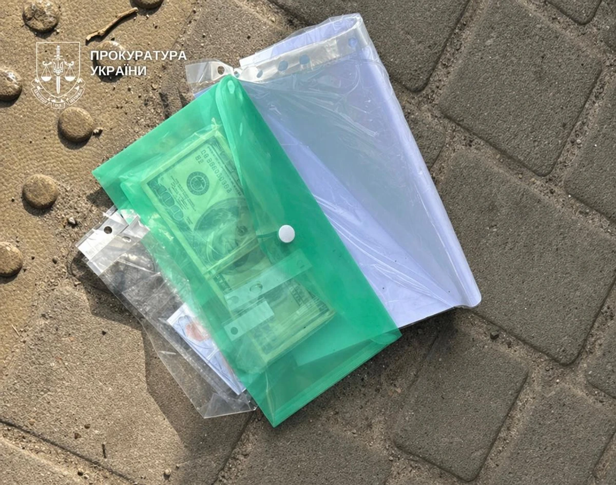 У Києві затримали фейкового генерал-майора, який видурював гроші за виїзд за кордон