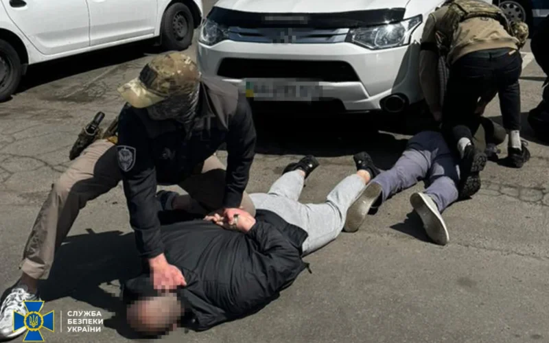 На Київщині затримали ділків, які під прикриттям благодійних фондів «заробляли» на ухилянтах