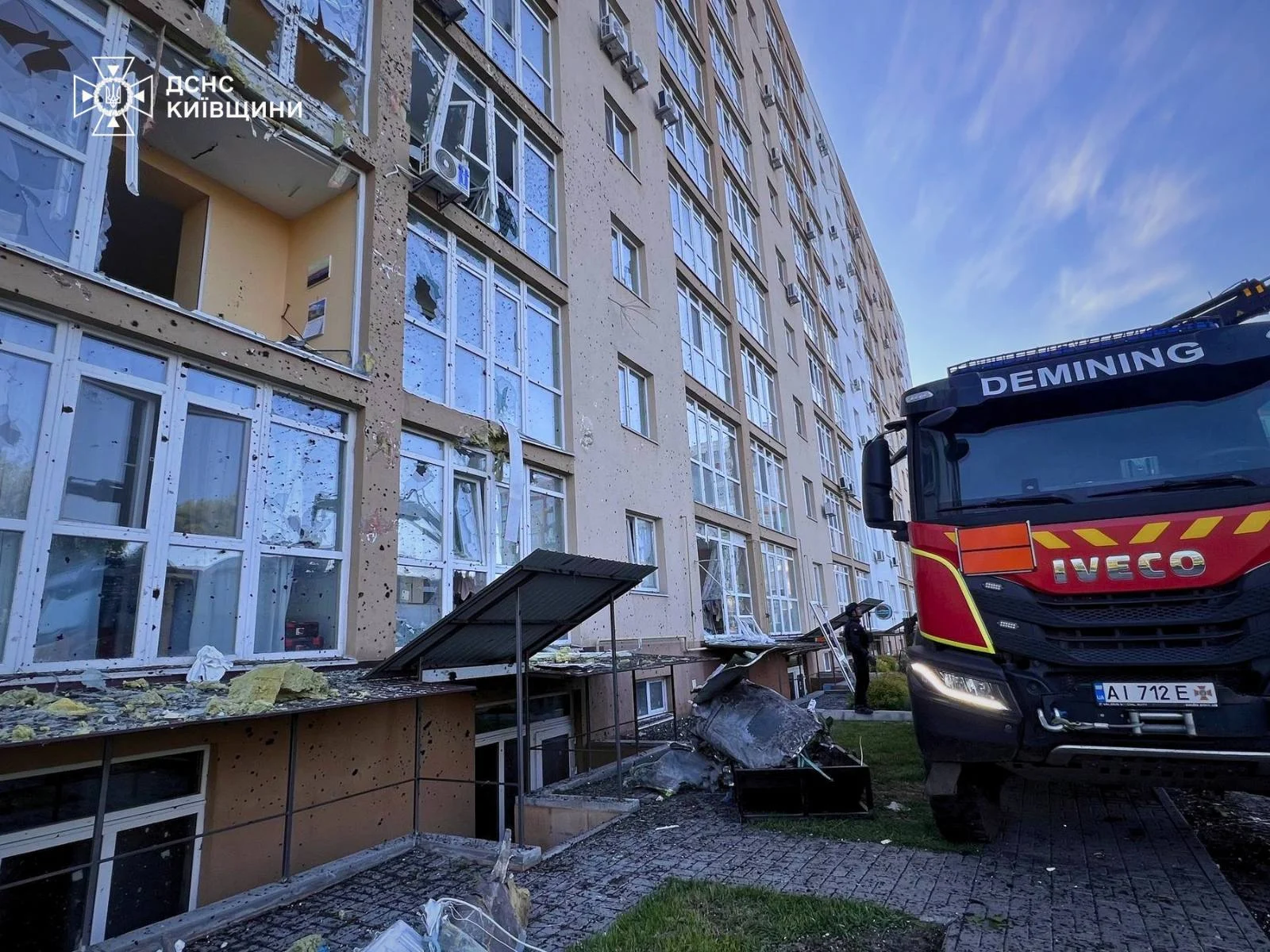 У Чабанах на Київщині бойова частина російської ракети залетіла у квартиру — ДСНС