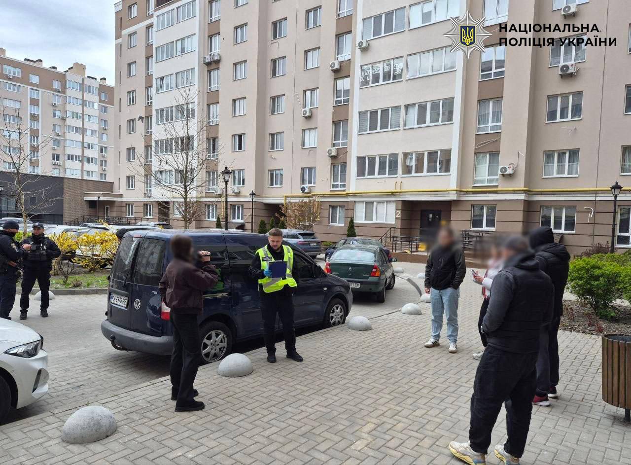 Поліція затримала водія, який стріляв у Святошинському районі Києва