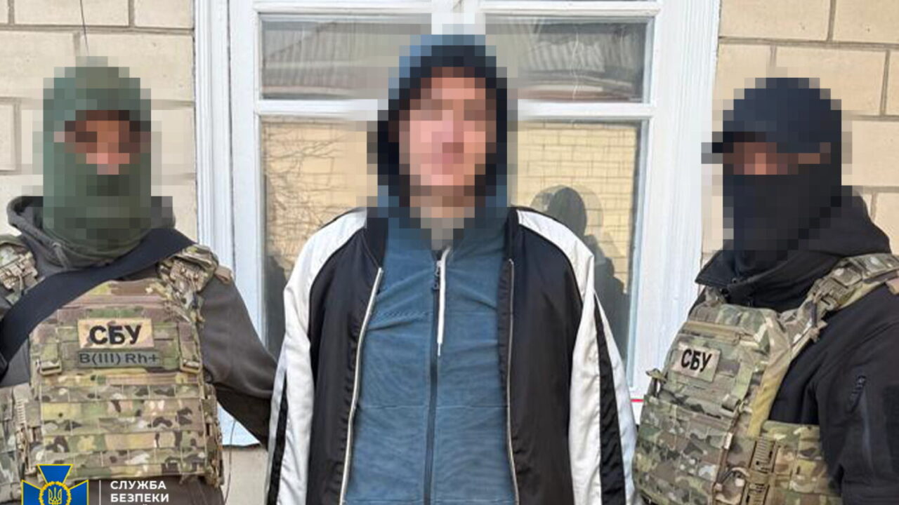 СБУ викрила агента фсб, який організовував підпали військових авто у Києві