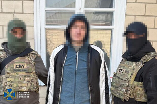 СБУ викрила агента фсб, який організовував підпали військових авто у Києві