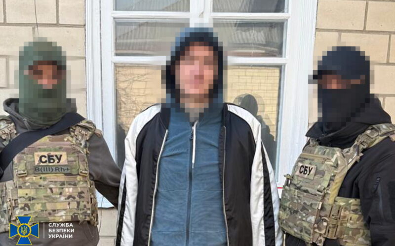 СБУ викрила агента фсб, який організовував підпали військових авто у Києві