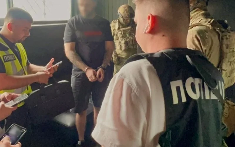 Киянин обіцяв військовозобов’язаному фіктивну інвалідність за 25 тисяч доларів