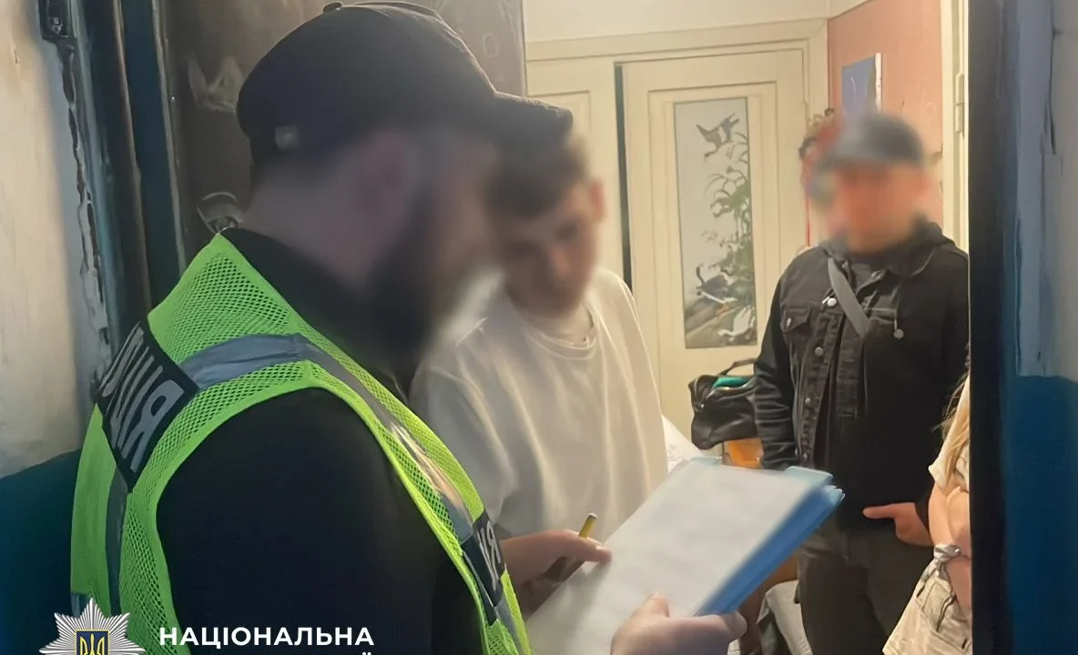 У Києві затримали шахрая, який ошукав доньку загиблого військового на 700 тисяч гривень (фото)