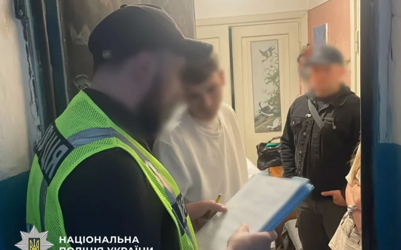 У Києві затримали шахрая, який ошукав доньку загиблого військового на 700 тисяч гривень (фото)