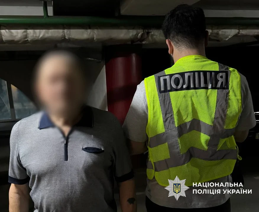 Киянин випадковим пострілом з рушниці тяжко поранив 58-річну жінку (фото)