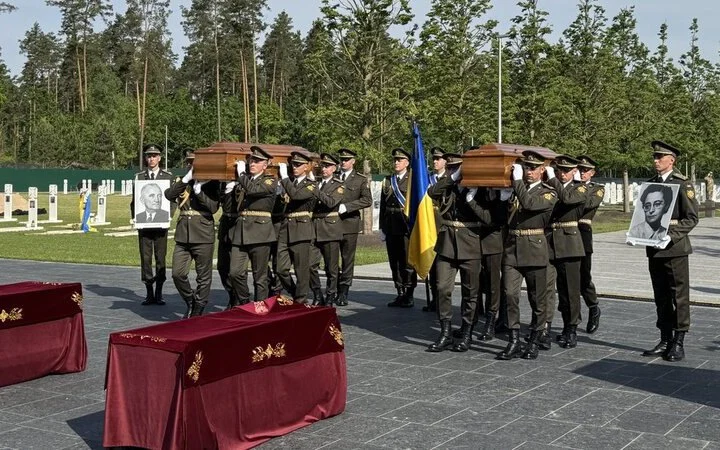 Останки очільника ОУН Мельника та його дружини Софії перепоховали на Національному військовому меморіальному кладовищі