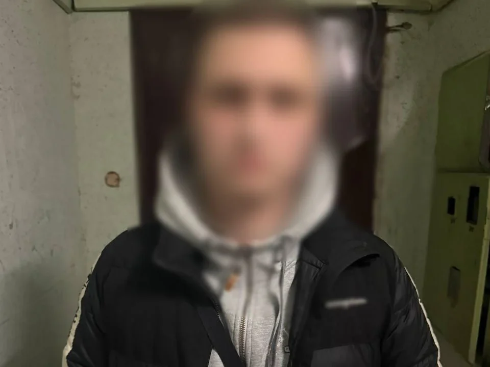 У Києві двоє чоловіків жорстоко побили перехожого