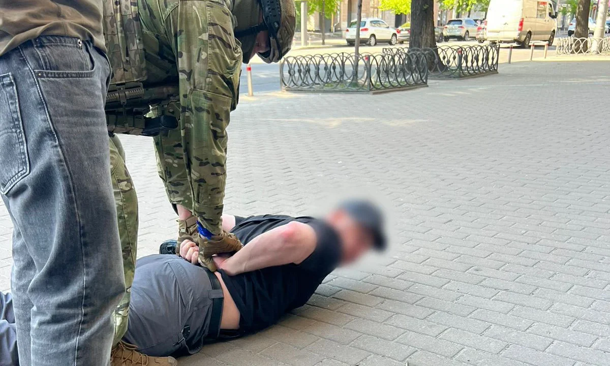 У Києві ліквідували міжрегіональний канал збуту кокаїну: вилучено «товар» на майже 8 мільйонів гривень (відео)