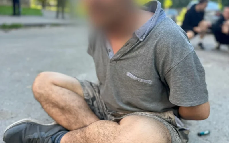 У Києві затримали чоловіка, який пограбував офіс, пошкоджений внаслідок ракетного обстрілу (фото)