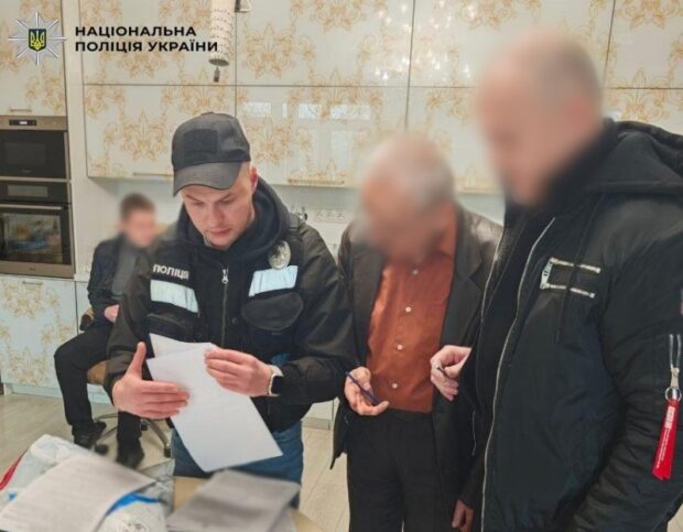 Шахрай видавався за СБУ: ошукав 3 пенсіонерів на 3 млн грн у Києві