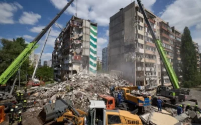 Російський удар по Києву: з-під завалів дістали тіло 12-річної дівчини, кількість загиблих зросла до семи
