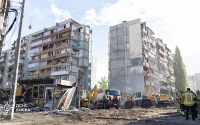 У Києві завершили пошукову операцію на місці російського удару: загинули 24 людини (фото)