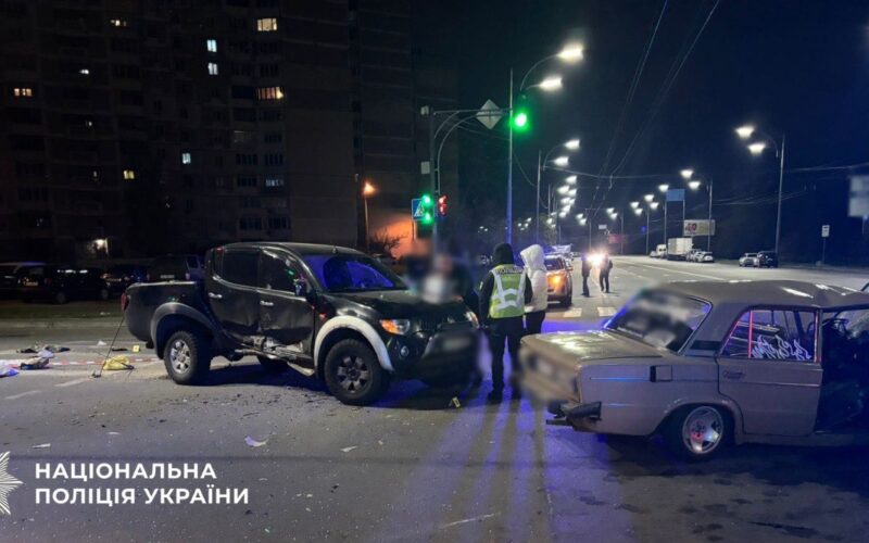 Поліцейські Києва оголосили про підозру водію пікапа, який у нетверезому стані спричинив смертельну ДТП