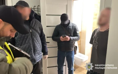 Поліція затримала чоловіка за хабар за переведення військового до Києва